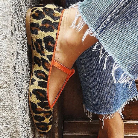 Low Heel Pointed-toe Buckle Casual Pumps