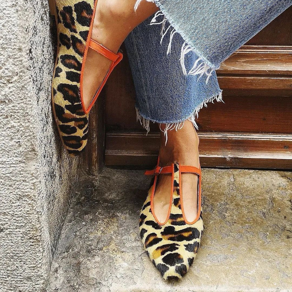 Low Heel Pointed-toe Buckle Casual Pumps